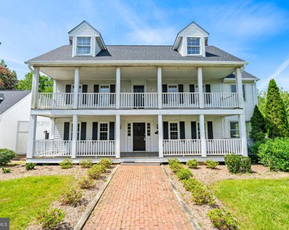 9325 Burke Rd, Burke
