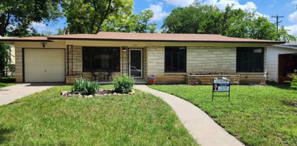 207 Sullivan Dr, San Antonio