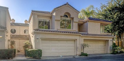 1876  Caminito De La Narcissa, Glendale