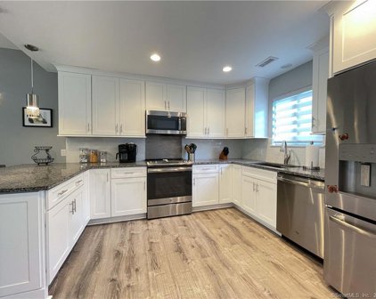 901 Heritage Village Unit A, Southbury