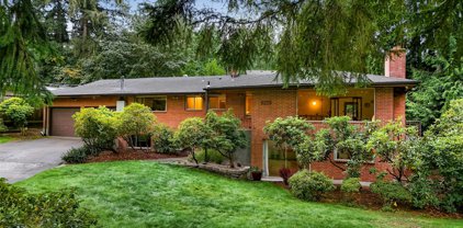 17823 29th Avenue NE, Lake Forest Park