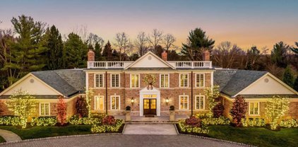 4 High Meadow Road, Saddle River