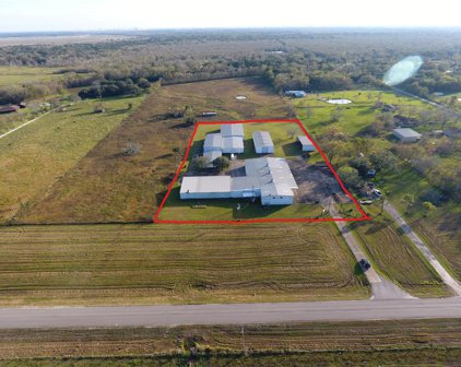1421 County Road 223, Clute