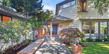 4662 95th Avenue NE, Yarrow Point