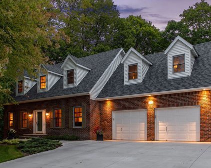 1512 Knob Hill Lane, Chanhassen