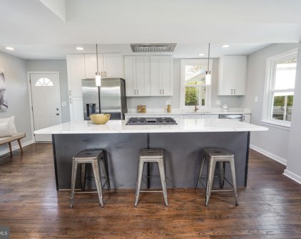 2213 S Dinwiddie St, Arlington