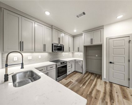 1000 Clayton Road, Cave Springs