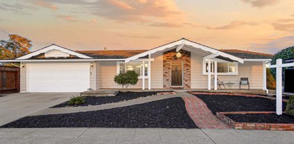 25380 Meredith Ct, Hayward