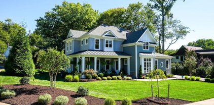 303 Tapawingo Rd Se, Vienna