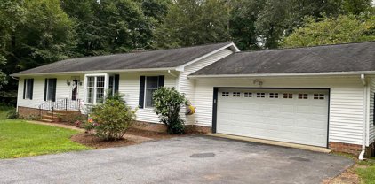 29223 Woodridge Dr, Easton