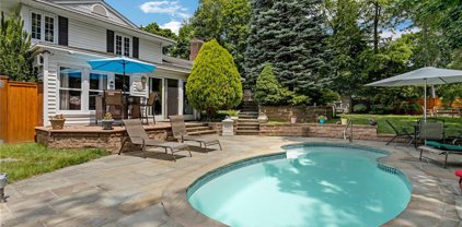 473 Quaker Ridge Road, New Rochelle