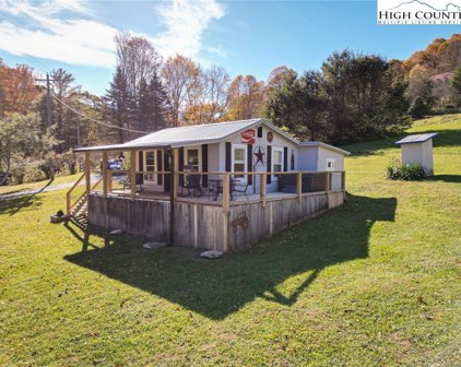 1652 Dutch Creek Road, Banner Elk