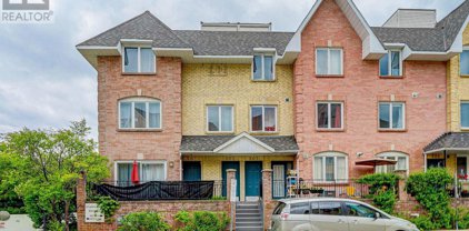 75 Weldrick Road East Unit 602, Richmond Hill