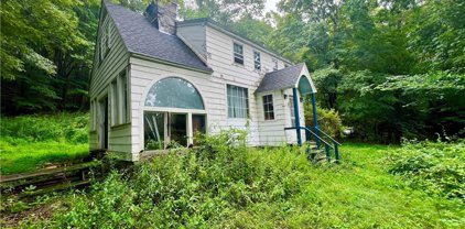 710 Gunntown Road, Naugatuck