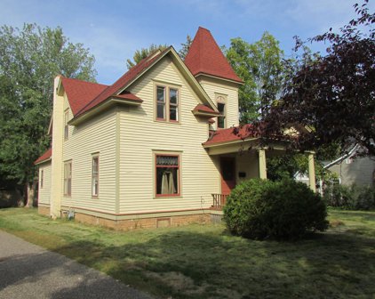 710 3rd Street N, Princeton