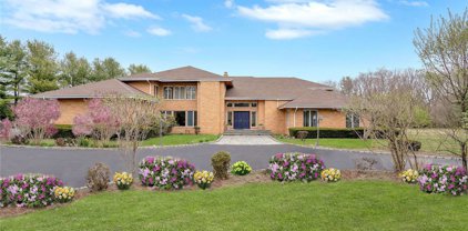 70 Wolver Hollow Road, Upper Brookville