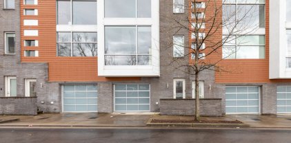 710 Strickland Dr, Nashville