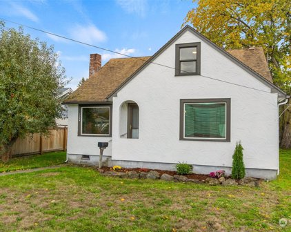 1208 E Pioneer, Puyallup