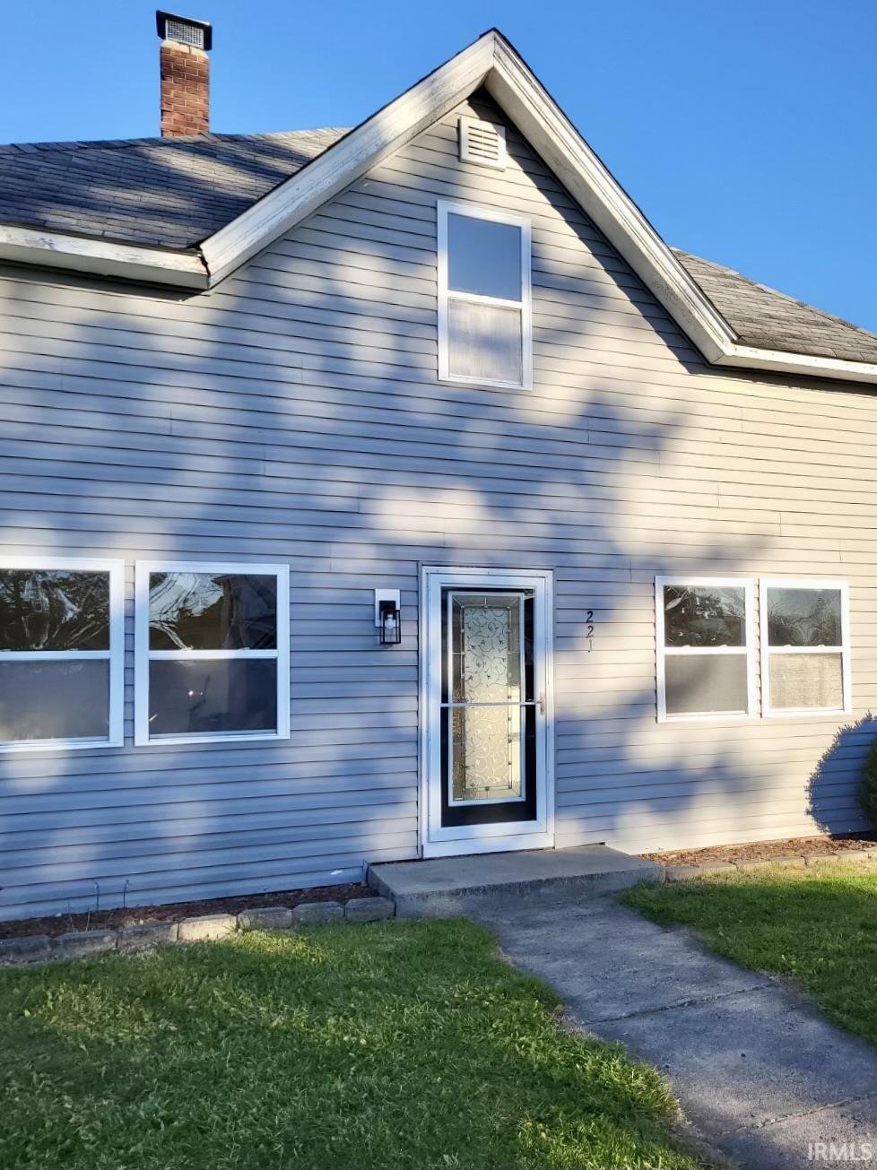 221 S Main St, Avilla
