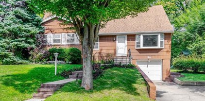 3 Nirvana Avenue, Great Neck