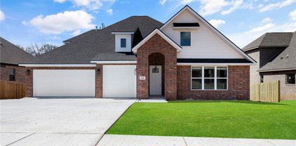 203 Nw Highland  Road, Bentonville