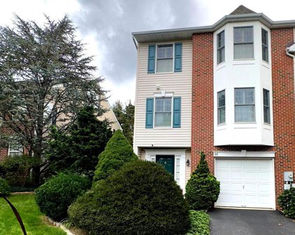 44 Hunt Club Dr, Collegeville