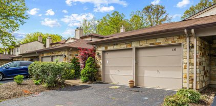 16 Woodmont Dr, Lawrenceville