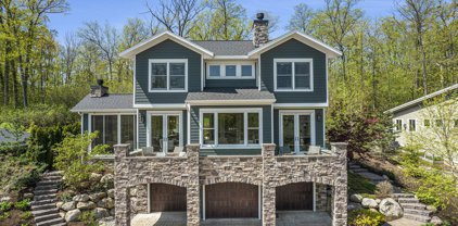 3246 Reeds Lake Boulevard SE, Grand Rapids