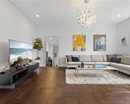 6 Midland Gardens Unit #4E, Eastchester