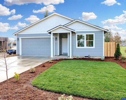 920 Hardcastle Av, Woodburn