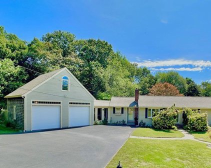 415 1st Parish Rd, Scituate