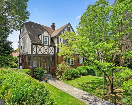 3808 Raymond St, Chevy Chase
