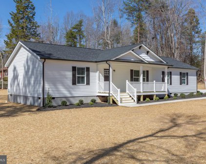 4300 Windsor Lake Dr, Louisa
