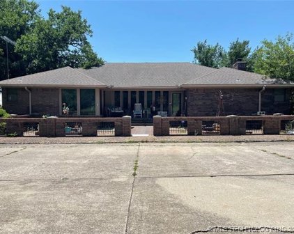 1027 E 18th Street, Ada
