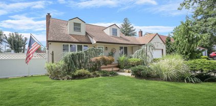 22 Jean Drive, N. Babylon