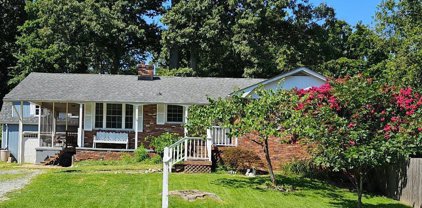 408 Hillsmere Dr, Annapolis