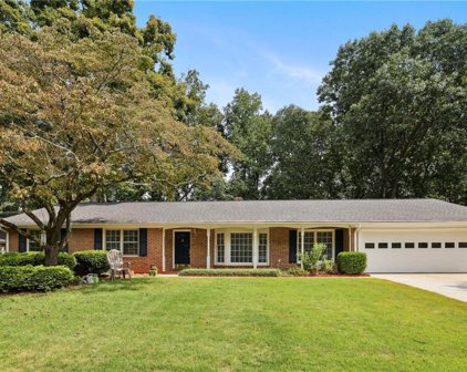 5567 Benton Woods Drive, Atlanta