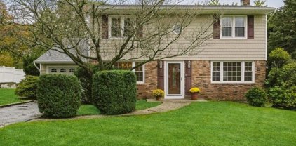 5 Villa Lane, Smithtown