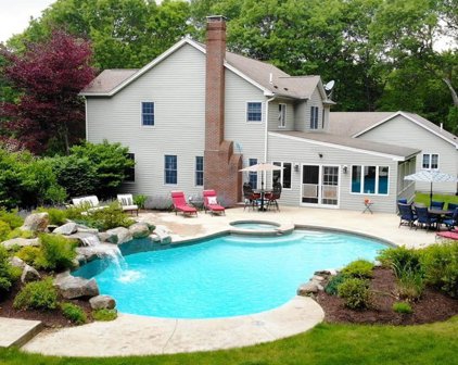 18 Rhonda Rheault Drive, Oxford