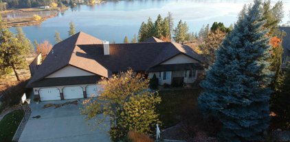 10725 W Lakeside Ln, Nine Mile Falls
