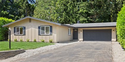 110 Haman Lane W, Lakewood