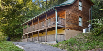 619 Pine Mountain Rd, Pigeon Forge