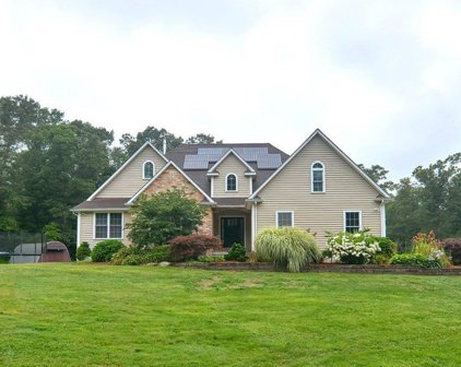 9 Mackady Ct, Westport