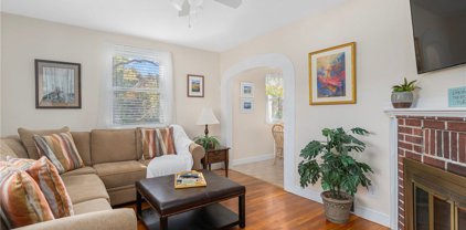 43 Maple Drive, North Kingstown