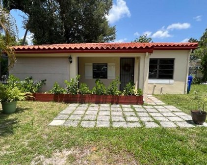 1635 Ne 174th St, North Miami Beach