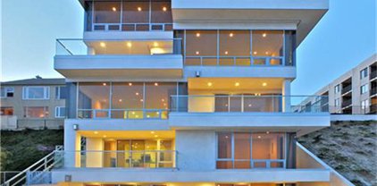 23 4TH Place Unit 4, Long Beach