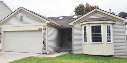 3308 HILLTOP, Holly Vlg