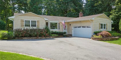46 Spruce Street, Smithtown