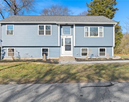 5 Locust Court, Narragansett