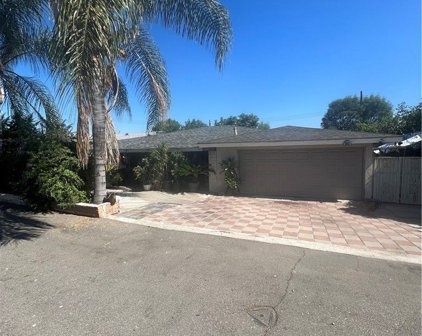 365 S 4th Avenue, La Puente